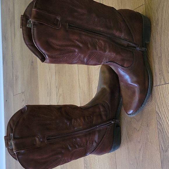Western style brown boots - Picture 6 of 10